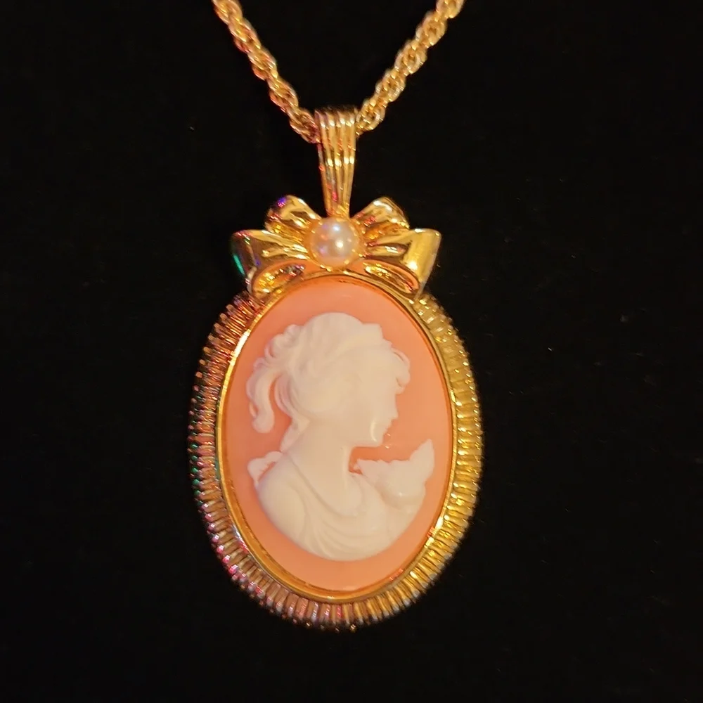 Vintage, Avon, Faux Pearl Cameo Necklace - Picture 3 of 7